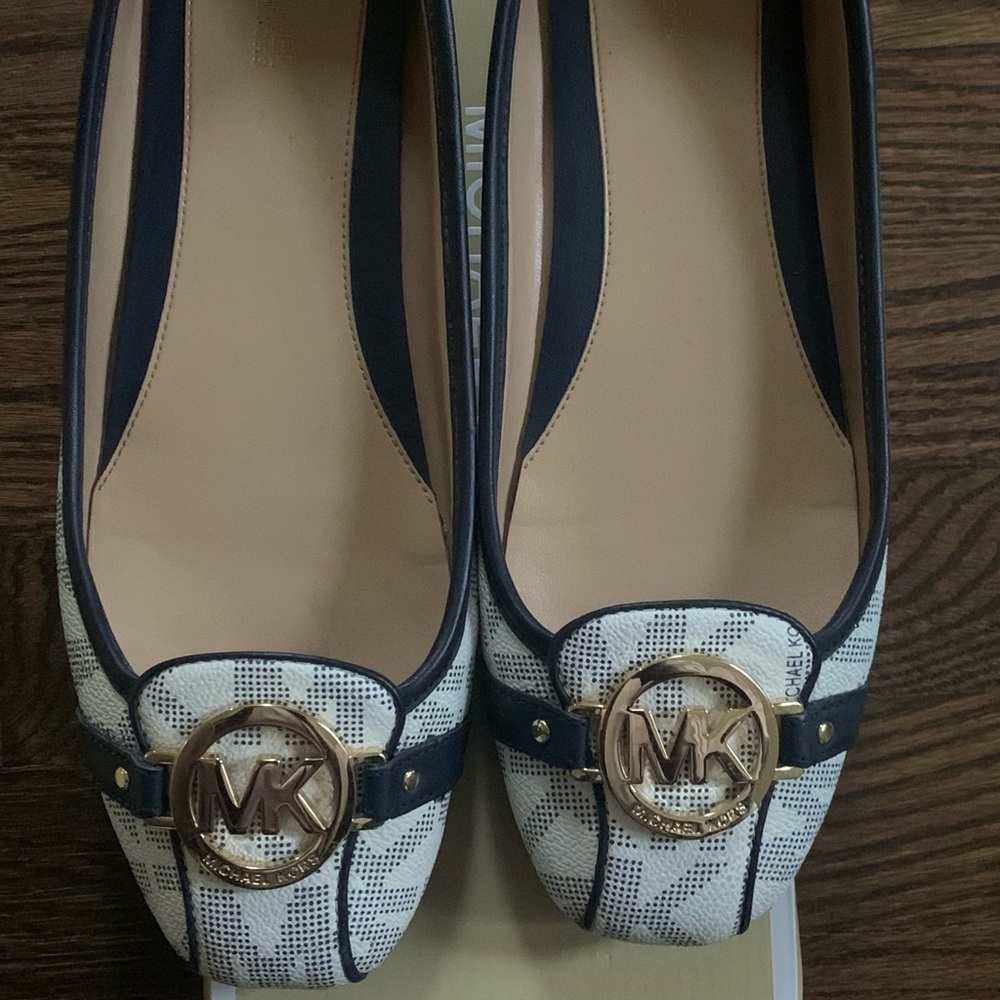 Michael Kors Navy and White Flats